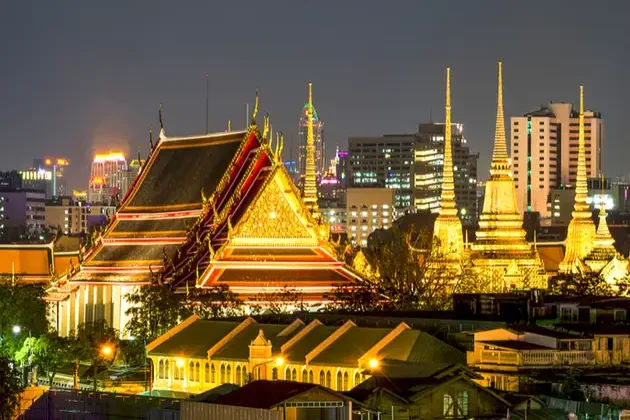 An_evening_view_of_Wat_Pho_temple_complex_in_Thailand