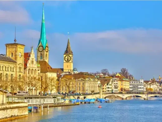 Downtown_of_Zurich_at_sunny_day