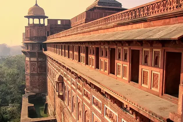 Exterior-of-Jahangiri-Mahal-in-Agra-Fort
