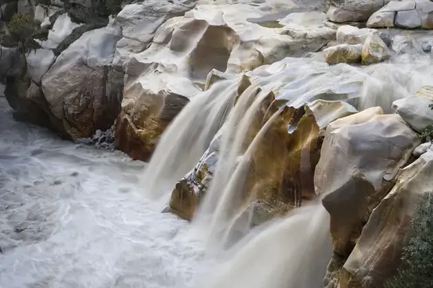 Gaurikund_Falls_slider