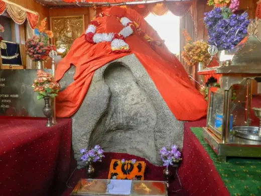 Gurdwara_Pathar_Sahib_687x478