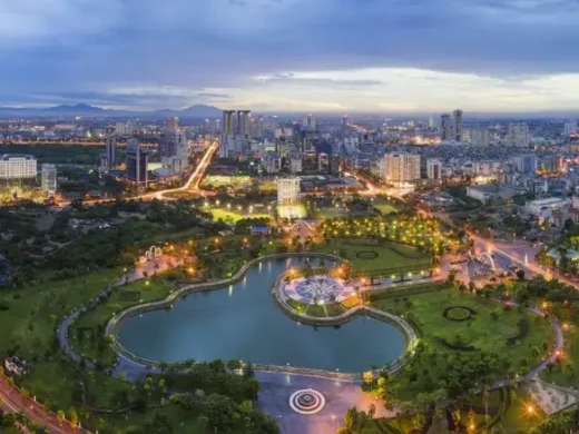 Hanoi_skyline_cityscape_at_twilight