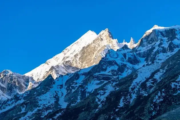 Mountain_peaks_of_Gangotri_slider