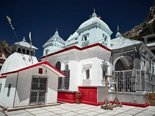Temple_in_Gangotri_slider