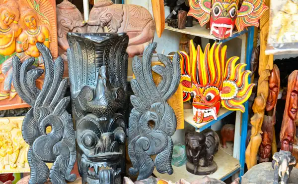 Vibrant_Shopping_in_Sri_Lanka_2