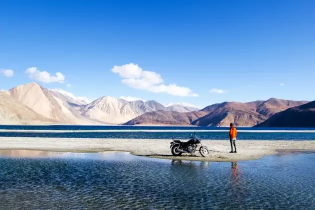 motorbike-in-pagong-lake